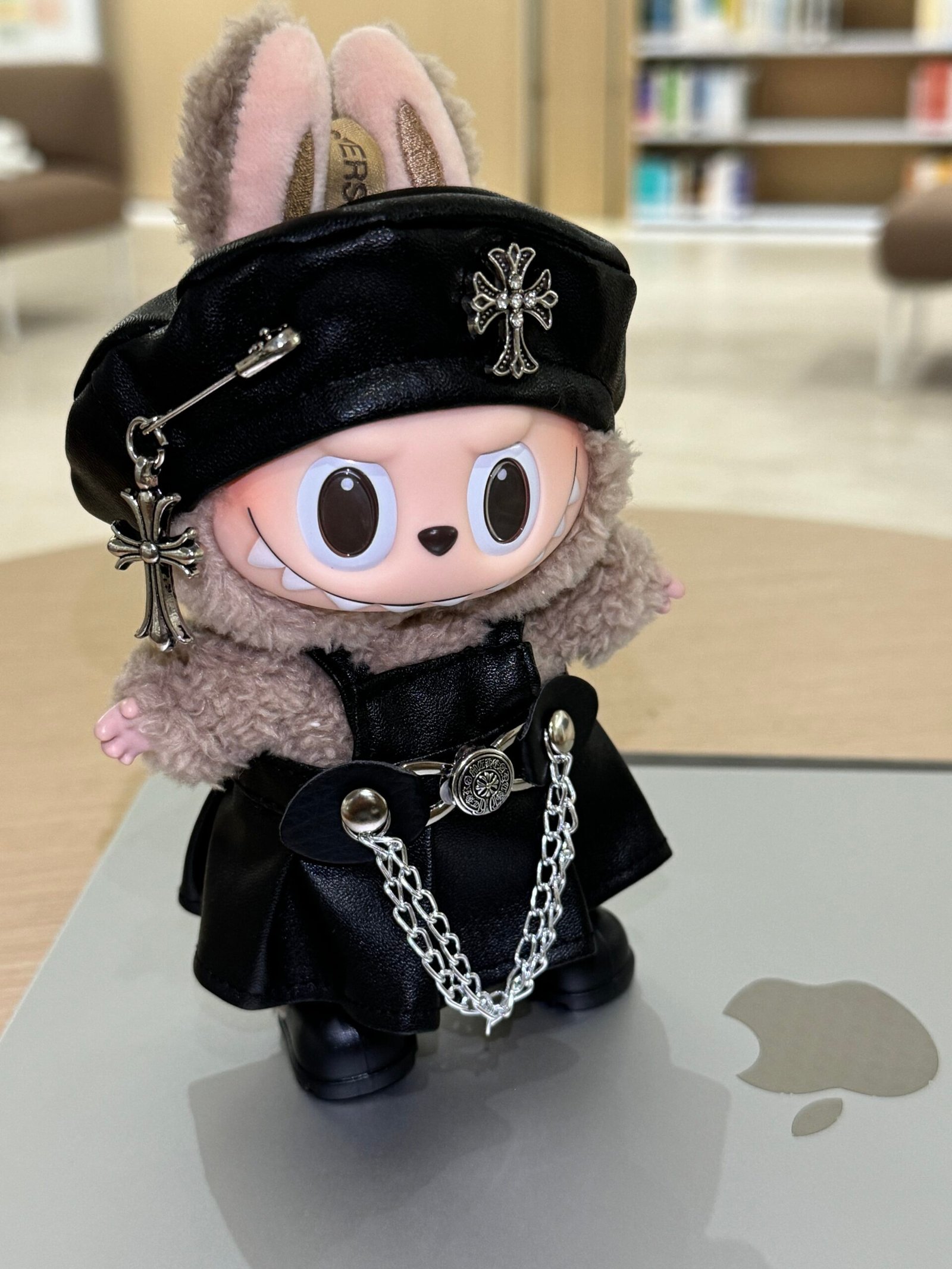 Beret Chrome Hearts Cool Girl Outfit for labubu - Image 2