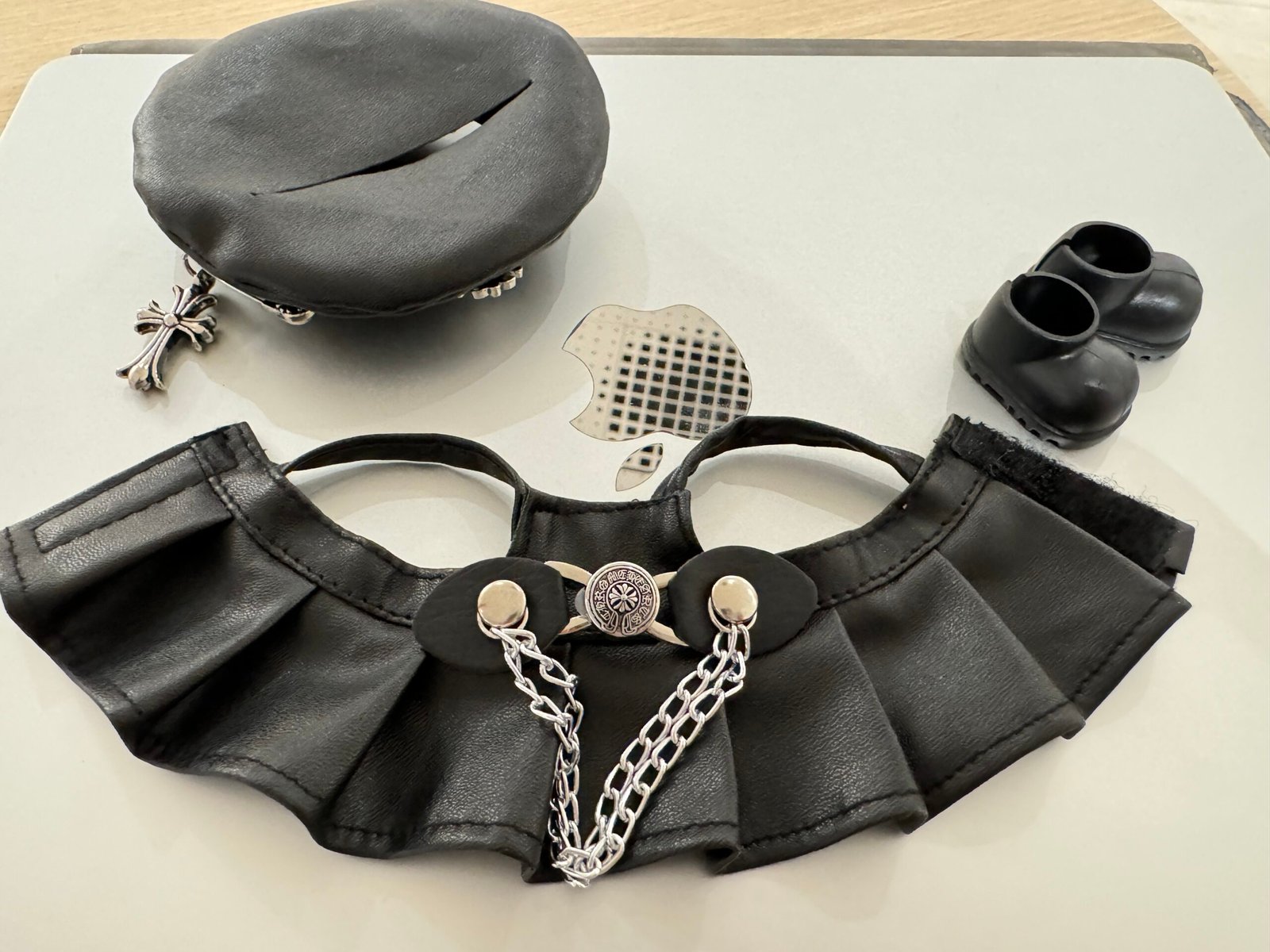 Beret Chrome Hearts Cool Girl Outfit for labubu - Image 3